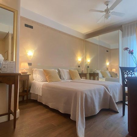 Hotel Apollo Риччоне Экстерьер фото