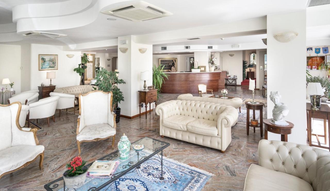 Hotel Apollo Риччоне Экстерьер фото