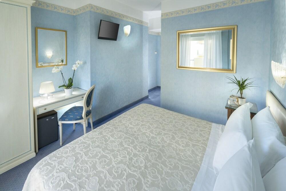 Hotel Apollo Риччоне Экстерьер фото