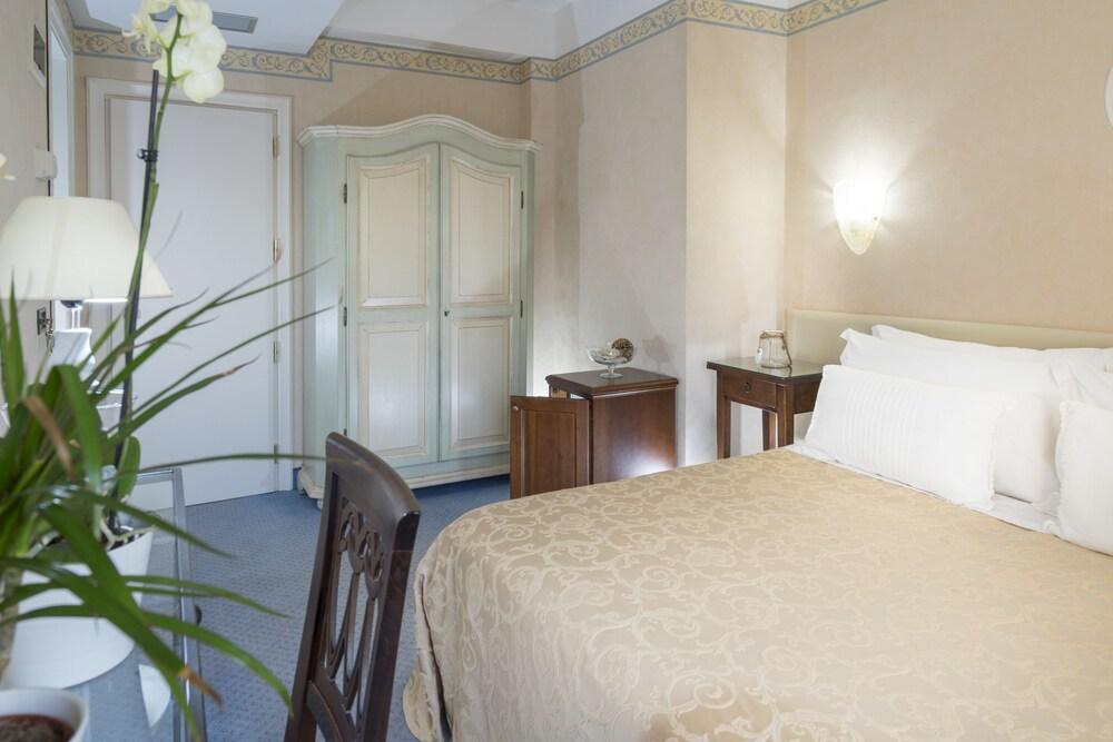 Hotel Apollo Риччоне Экстерьер фото